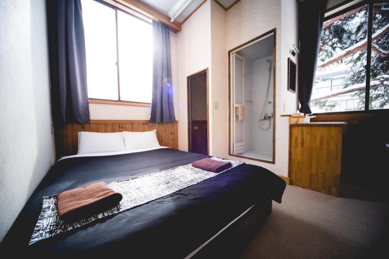 Hakuba Cortina Lodge Otari Bagian luar foto